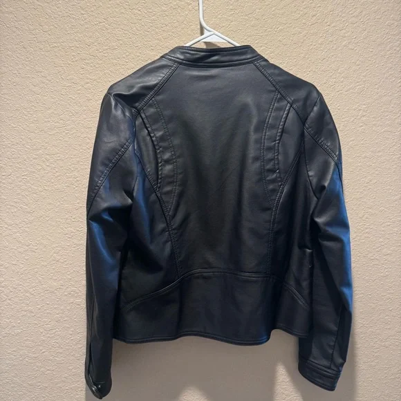Faux-Leather Black Moto Jacket Size Large - Picture 7 of 9